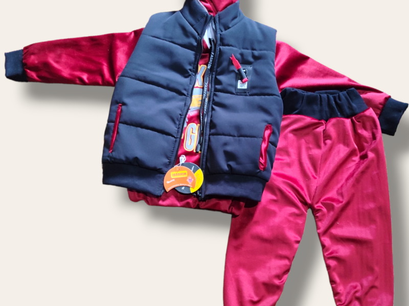 Tracksuit with parachute and puffer jacket