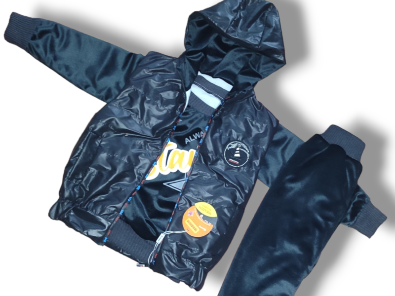 Tracksuit with parachute and puffer jacket