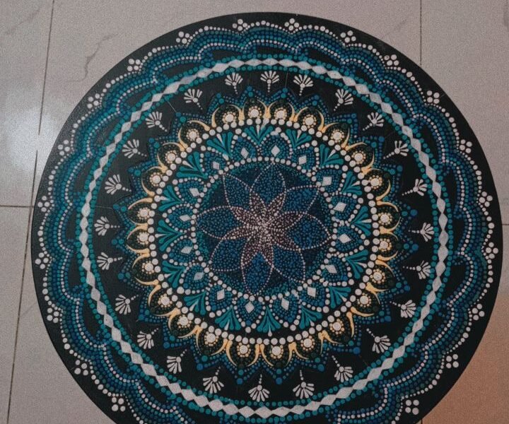 Handpainted coffee table ☕