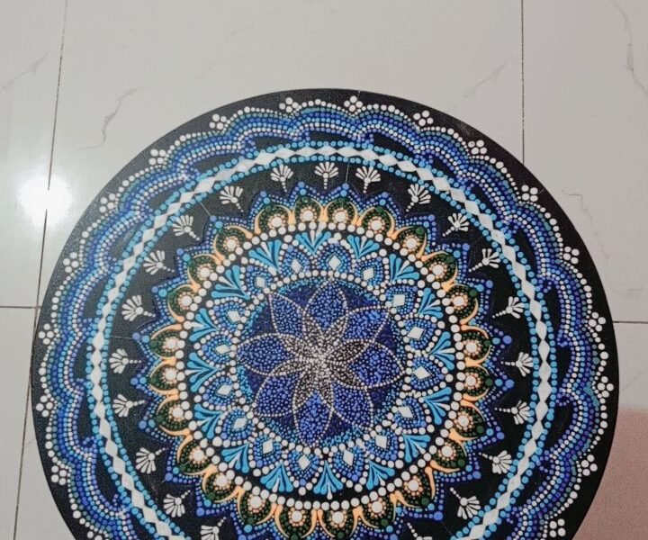 Handpainted coffee table ☕