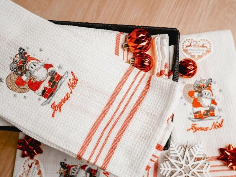 CHRISTMAS TEA TOWELS (STOCK IN UK) 100%COTTON