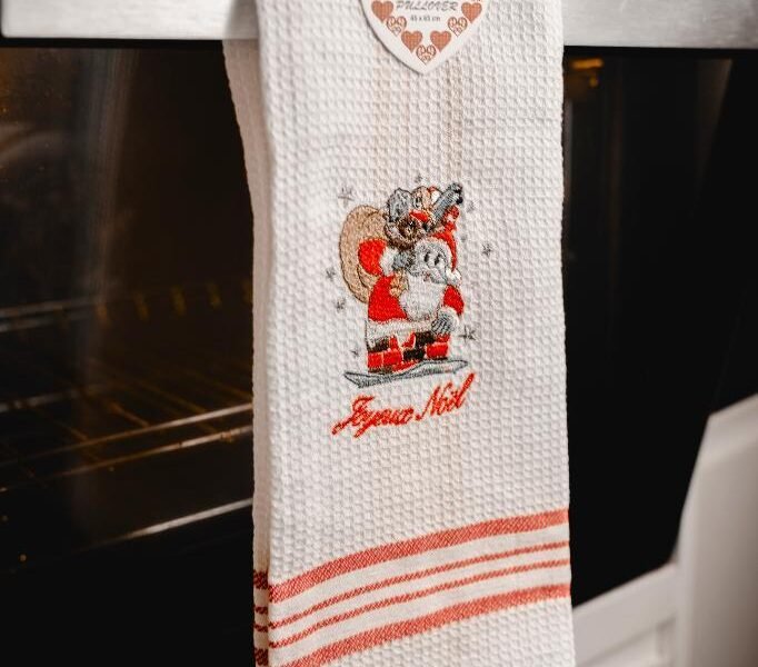 Christmas tea towels (Stock in UK )