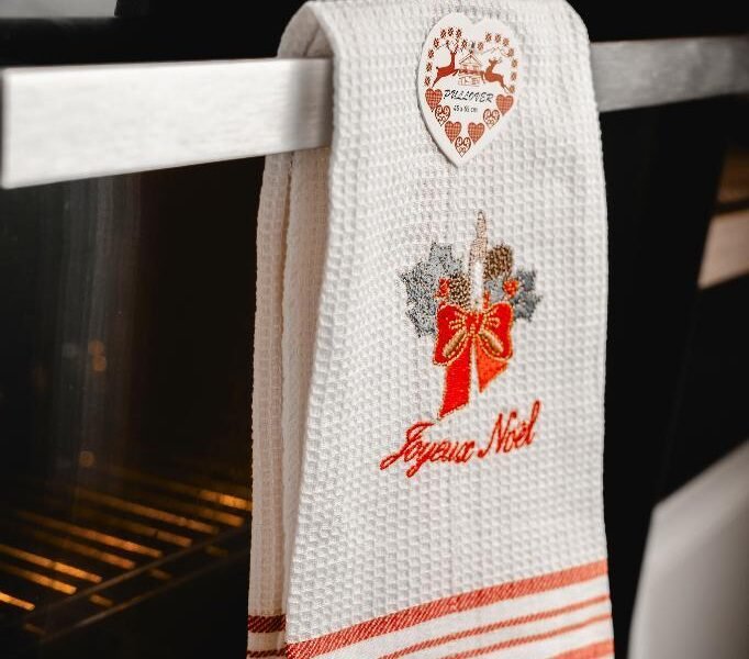 Christmas tea towels (Stock in UK )