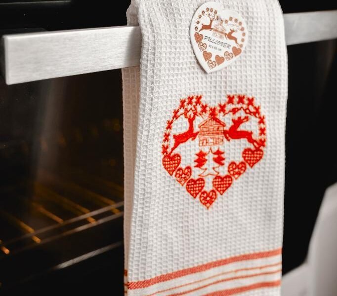 Christmas tea towels (Stock in UK )
